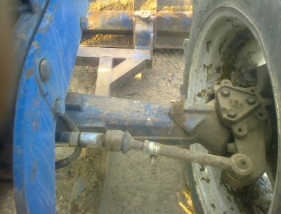 ขายรถไถ  FORD  รุ่น6610  4X4    คานหน้าคาลาโล่ ทะเบียนพร้อมรถพร้อมสนใจ0810076640