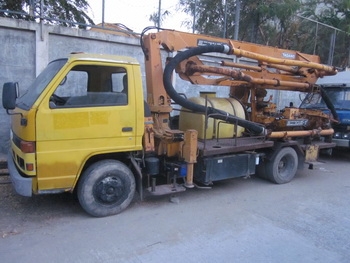 ตามคำเรียกร้องครับ รูปถ่ายมุมอื่นๆ ของ Concrete pump truck รถปั๊มปูน ยิงปูน TADANO ท่อส่ง 5 นิ้ว รถ 6 ล้อ ISUZU - NPR พร้อมใช้งาน อุปกรณ์ ครบชุด
