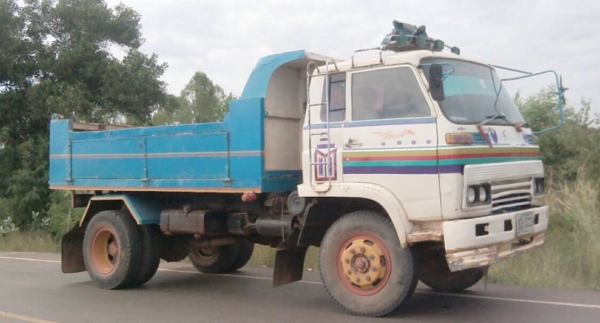 ขาย 6 ล้อดั้ม JCM คัสซีสวย เครื่อง 6BB1 145 แรงม้า เกียร์ร็อค เฟืองท้ายใหญ่จัมโบ้ พวงมาลัยพาวเวอร์ แอร์เย็น ทะเบียนพร้อม ราคาต่อรองได้ครับ