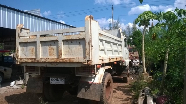 ขาย 6 ล้อดั้ม HINO KL300 เครื่อง EH100 150 แรงม้า คัสซีสวยตลอดเส้น ยางเต็ม ทะเบียนพรัอมโอน ราคาต่อรองได้ครับ