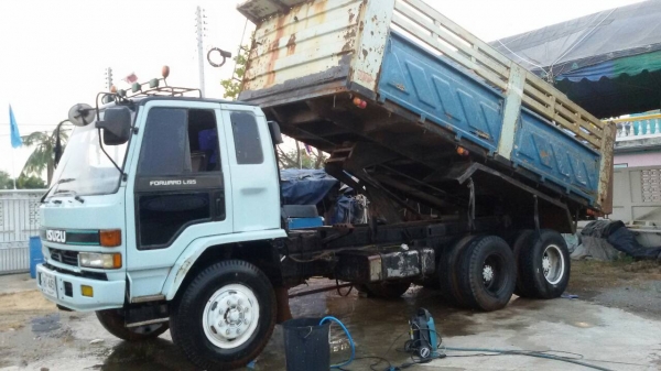 ISUZU-นางฟ้า10ล้อดั้ม2เพลาเครื่อง195.ปี38.กะบะสามมิตร-สภาพสวยพร้อมใช้.