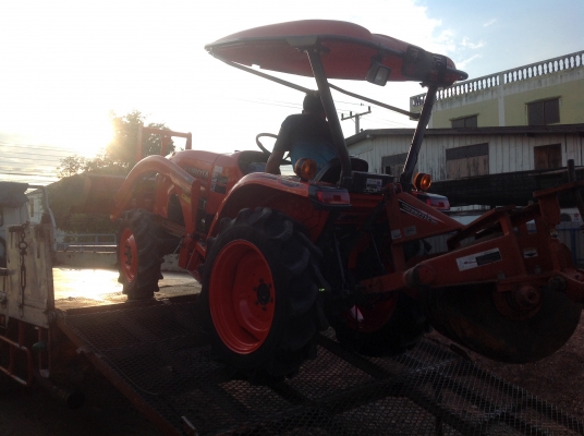 ปัญญาแทรคเตอร์..จัดมาให้ครับ ด่วน!!!คูโบต้า L3008 พร้อมใบมีดคานบนSD160พร้อมผาน5 รถไร่