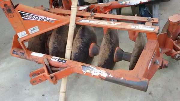 ปัญญาแทรคเตอร์..จัดมาให้ครับ ด่วน!!!คูโบต้า L3008 พร้อมใบมีดคานบนSD160พร้อมผาน5 รถไร่