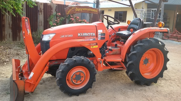 ปัญญาแทรคเตอร์..จัดมาให้ครับ ด่วน!!!คูโบต้า L3008 พร้อมใบมีดคานบนSD160พร้อมผาน5 รถไร่