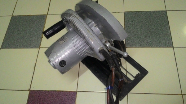 ขายเลื่อยวงเดือนขนาดใบ9นิ้วยี่ห้อmakita5900N(copy)สภาพดีพร้อมใช้งานขายไม่แพง ขายเลื่อยวงเดือนขนาดใบ9นิ้วยี่ห้อmakita5900N(copy)สภาพดีพร้อมใช้งานขายไม่แพง