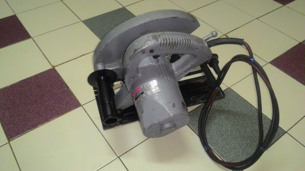 ขายเลื่อยวงเดือนขนาดใบ9นิ้วยี่ห้อmakita5900N(copy)สภาพดีพร้อมใช้งานขายไม่แพง