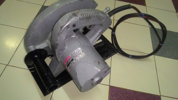 ขายเลื่อยวงเดือนขนาดใบ9นิ้วยี่ห้อmakita5900N(copy)สภาพดีพร้อมใช้งานขายไม่แพง ขายเลื่อยวงเดือนขนาดใบ9นิ้วยี่ห้อmakita5900N(copy)สภาพดีพร้อมใช้งานขายไม่แพง