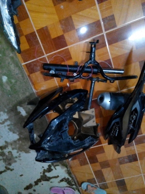 ขายแฟริ่ง ฮอนด้า คลิก ท่อไอเสีย โช้ค แฮน ราคา 1200 บาท