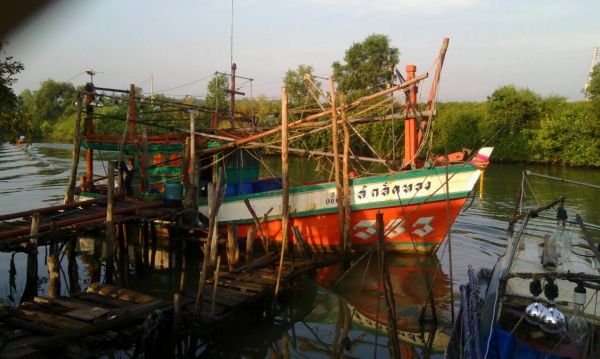 เรือไดร์หมึกพร้อมใช้งาน