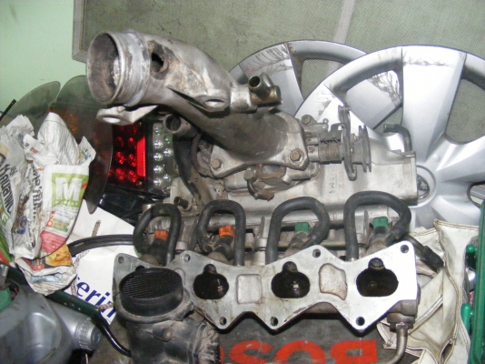 ท่อไอดี  รางพร้อมหัวฉีดน้ำมัน