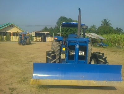 690000ขายรถไถFORD รุ่น6640  4X4 คานนิวฮอแลน  สวยพร้อมใช้  0810076640