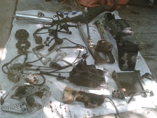 เอาไปเลยหมดนี่1000 บาท (ไม่ส่งไม่แยกนะครับ ขายเหมา) ของอยู่บางพลัด 0859952557