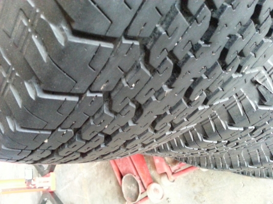 ยางป้ายแดงสวยๆคุ้มๆ ครับ DR.ยางยนต์ แม่กลอง