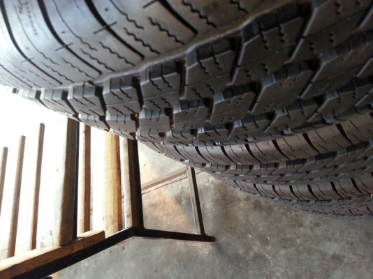 ยางป้ายแดงสวยๆคุ้มๆ ครับ DR.ยางยนต์ แม่กลอง