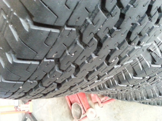 ยางป้ายแดงสวยๆคุ้มๆ ครับ DR.ยางยนต์ แม่กลอง