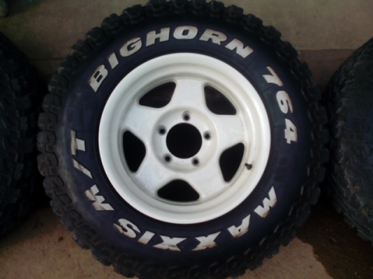 ขายยางMud  245/75/16 ปี10สวยๆครับ