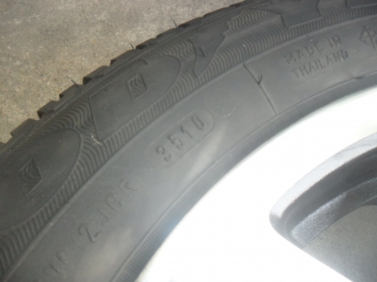 ล้อแม็ก 15นิ้ว 4รู100 พร้อมยาง สวยๆ 4 ล้อ ราคา 4500 บาท ล้อแม็ก 15นิ้ว 4รู100 พร้อมยาง สวยๆ 4 ล้อ ราคา 4500 บาท