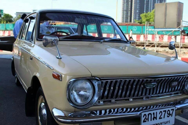 TOYOTA Corolla KE10