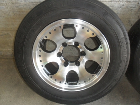 ล้อแม็ก 15นิ้ว 6รู พร้อมยาง สวยๆ 4 ล้อ ราคา 6900 บาท ล้อแม็ก 15นิ้ว 6รู พร้อมยาง สวยๆ 4 ล้อ ราคา 6900 บาท