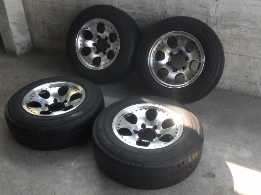 ล้อแม็ก 15นิ้ว 6รู พร้อมยาง สวยๆ 4 ล้อ ราคา 6900 บาท
