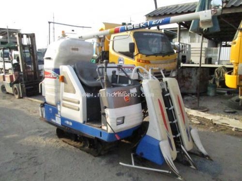 รถเกี่ยวข้าวนั่งขับ    ISEKI     HV212GR    รหัสสินค้า : 14002151   หรือเพิ่มเติมไดที่ www.nihonmono.com