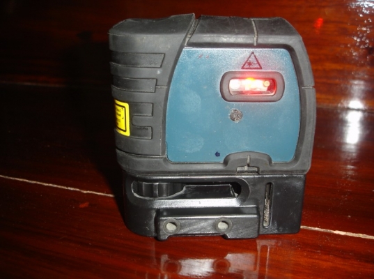 ขายเครื่องกำหนดจุดด้วยเลเซอร์ ยี่ห้อ BOSCH รุ่น GPL5