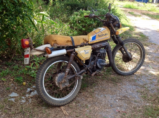 ขาย Suzuki Ts 100 สภาพแห้งๆ เครื่องดี ทะเบียนราคาถูก