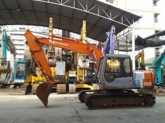 ต้องการขายรถขุดยี่ห้อ HITACHI--EX120-2 รถนอกนำเข้าจากญี่ปุ่น