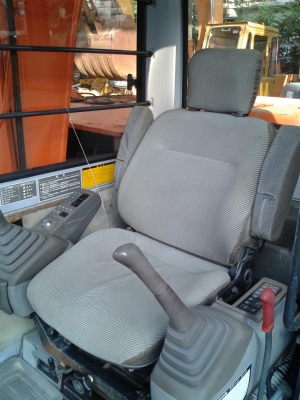 ต้องการขายรถขุดยี่ห้อ HITACHI--EX120-2 รถนอกนำเข้าจากญี่ปุ่น