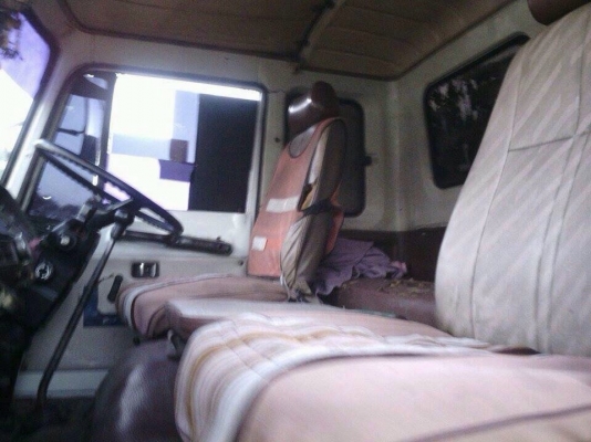 ขายรถบรรทุกสิบล้อ HINO KT920 หัว F18 เครื่อง HO7D-195 แรง กระบะไม้