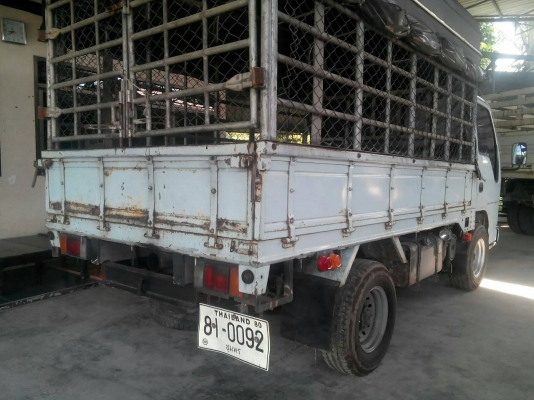 ขายรถบรรทุก 4 ล้อใหญ่ ISUZU NKR 88 แรงม้าปี 2540 ราคา 250000