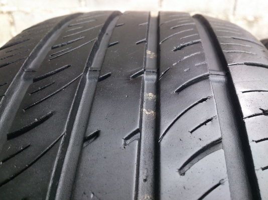 ขายยางDUNLOP  195/60R15 ยางสัปดาห์ที่17ปี13 สวยๆ จำนวน 4  เส้น