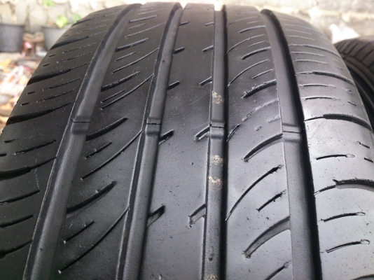 ขายยางDUNLOP  195/60R15 ยางสัปดาห์ที่17ปี13 สวยๆ จำนวน 4  เส้น