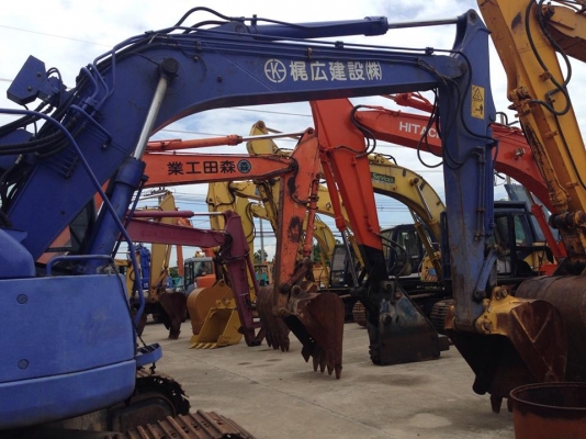 KOMATSU PC138US 2  รถเก่านำเข้าจากญี่ปุ่นไม่เคยใช้งานในไทย  สภาพพร้อมลุยงาน   เอกสารอินวอยใบแจ้งจำหน่าย  ชั่วโมง : 8719 ราคา 1,600,000 บาท (ราคาต่อรองได้)