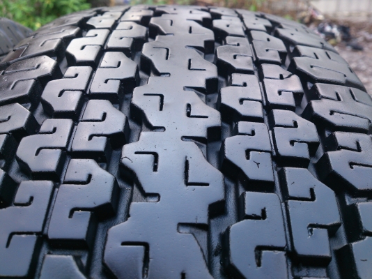 ขายยาง Bridgestone 245/70R16  ยางสัปดาห์ที่26ปี13 ดอกยางเต็มนิ่มลึกเท่ากันไม่แตกไม่ร้าวไม่ปะสวยมากน้องๆป้ายแดง จำนวน 4  เส้น