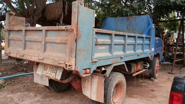 **348,000 บ.ต่อรอง**ขาย6ล้อดั้มดิน5คิว ISUZU KS-110 เครื่อง4BE1-110แรงฝาดำ เกียร์สั้นสาย เครื่องดี แรง แน่นดี เกียร์ดีเข้าง่ายไม่หลุด ช่วงล่างใหญ่ Fหน้า-หลังแล้ว สโลวกลาง คัสซีดี เสริมเหล็กบนแข็งแรง มีแผลเชื่อม1แผลกลางตัวฝั่งซ้าย หน่อยนึง กระบะดั้มเหล็ก5ต