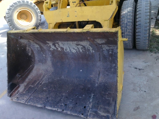 ขายรถตักล้อยางพร้อมใช้ สภาพสวยมากแถมราคาถูก