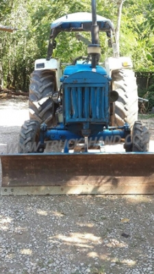 รถไถ ยี่ห้อ FORD รุ่น 6610 เพลาเดียว เสื้อลาย รถไถ ยี่ห้อ FORD รุ่น 6610 เพลาเดียว เสื้อลาย