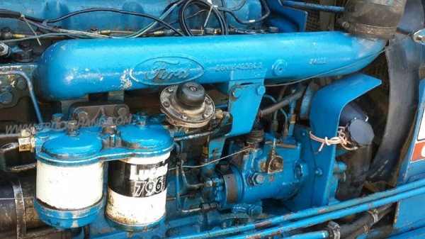 รถไถ ยี่ห้อ FORD รุ่น 6610 เพลาเดียว เสื้อลาย รถไถ ยี่ห้อ FORD รุ่น 6610 เพลาเดียว เสื้อลาย