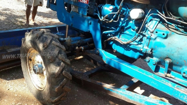 รถไถ ยี่ห้อ FORD รุ่น 6610 เพลาเดียว เสื้อลาย รถไถ ยี่ห้อ FORD รุ่น 6610 เพลาเดียว เสื้อลาย