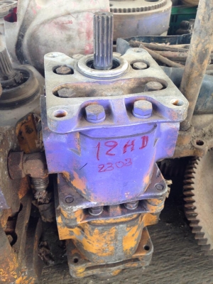 อะไหล่ ปั้ม 3 ตอน 2ตอน ปั้ม2 ตอน เก่านอกยังไม่เคยใช้งานในไทย ใส่รถเล็ก สีเหลือง ราคา 15,000 บาท  สภาพสวยเดิม ปั้ม 3 ตอน สำหรับ 12HT,15HT  สีม่วง  ราคา 30,000 บาท เก่านอก