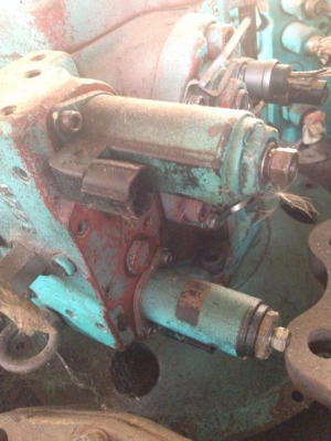 อะไหล่ ปั้มไฮดรอลิค ปั้มท้ายเครื่อง ปั้มไฮดรอลิค SK120-5 SUPER  สีฟ้า ปั้มท้ายเครื่อง SK200-3  สีเหลือง ราคา 80,000 บาท ราคาต่อรองได้