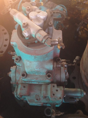 อะไหล่ ปั้มไฮดรอลิค ปั้มท้ายเครื่อง ปั้มไฮดรอลิค SK120-5 SUPER  สีฟ้า ปั้มท้ายเครื่อง SK200-3  สีเหลือง ราคา 80,000 บาท ราคาต่อรองได้