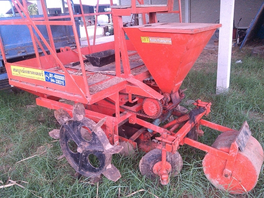 เครื่องปลูกอ้อยร่องคู่. สมบูรณ์แทรกเตอร์สภาพสวยครับ..ปลูกอ้อยยังไม่ถึง80ไร่ครับ เครื่องปลูกอ้อยร่องคู่. สมบูรณ์แทรกเตอร์สภาพสวยครับ..ปลูกอ้อยยังไม่ถึง80ไร่ครับ