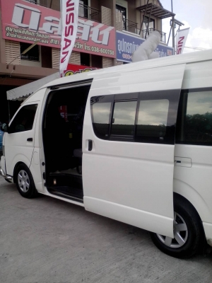 2010 TOYOTA ตู้คอมมิวเตอร์ 2.7 VTI เบนซิน เกียร์ธรรมดา ติด NGV หัวฉีด 2 ถัง