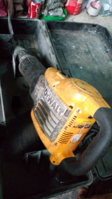 ขาย !! แย็กไฟฟ้าDEWALT ตัวใหญ่ พร้อมใช้งาน