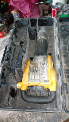 ขาย !! แย็กไฟฟ้าDEWALT ตัวใหญ่ พร้อมใช้งาน