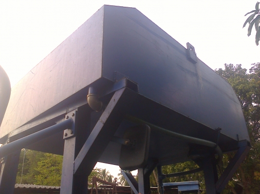 ขายถังนํ้าปลูกอ้อยติดรถไถฟอร์ดได้ทุกรุ่น ยาว 200 ซม. กว้าง 155 ซม. สูง 70 ซม.