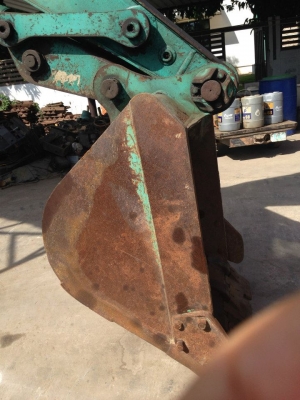 KOBELCO SK 130LR Mark6 สภาพนางฟ้า #N011  รถขุด : KOBELCO SK 130LR Mark6 เครื่องยนต์ : 4BG1-18470 เลขซีเรียล :YXD401783 สภาพ : 90\% พร้อมลุยงาน ราคา :1,300,000 บาท พร้อมเอกสารใบอินวอย รถเก่าญี่ปุ่นไม่เคยใช้งานในไทย