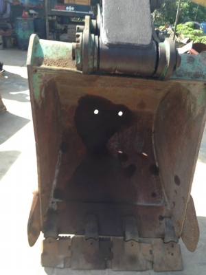 KOBELCO SK 130LR Mark6 สภาพนางฟ้า #N011  รถขุด : KOBELCO SK 130LR Mark6 เครื่องยนต์ : 4BG1-18470 เลขซีเรียล :YXD401783 สภาพ : 90\% พร้อมลุยงาน ราคา :1,300,000 บาท พร้อมเอกสารใบอินวอย รถเก่าญี่ปุ่นไม่เคยใช้งานในไทย